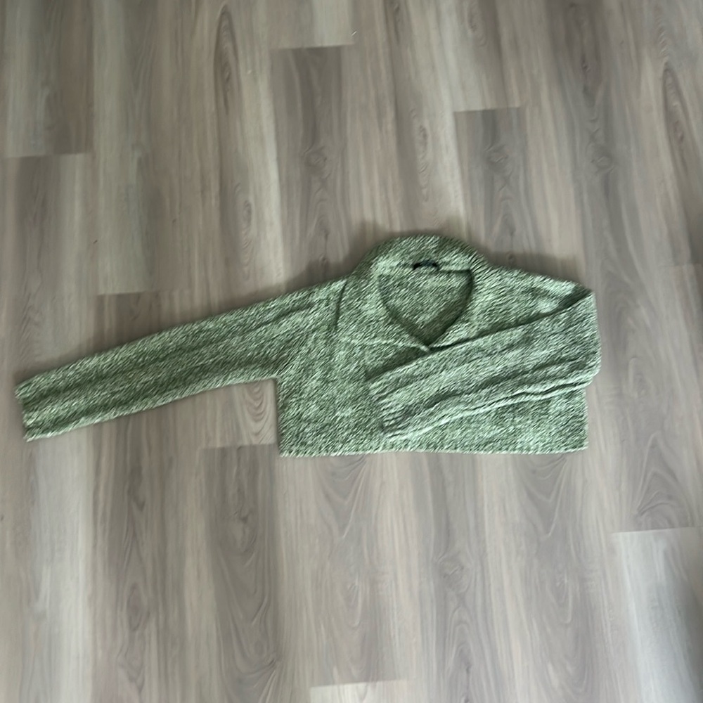 Cropped green sweater